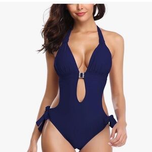 Gorgeous mono Kini! Please take notice of the last pictures for the true color !